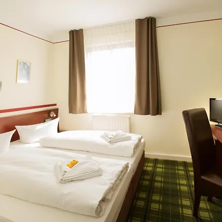 Отель Weisse Elster Цайц