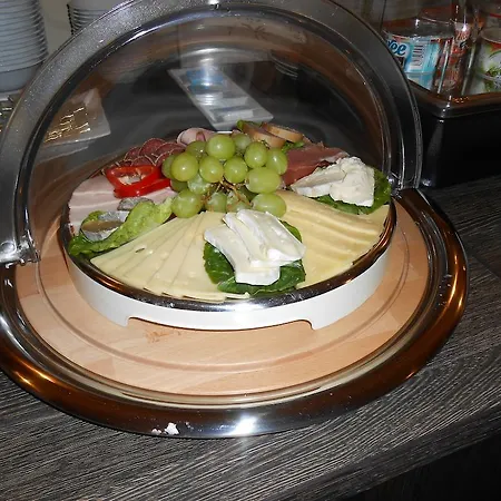 Отель Weisse Elster 3*