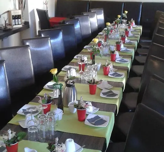 ホテル Weisse Elster ツァイツ